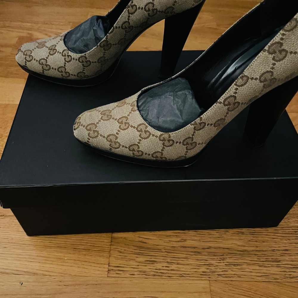Original GG Gucci closed toe heels - Picture 3 of 12